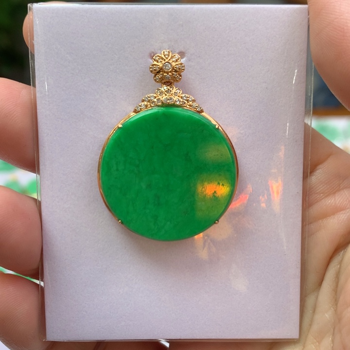 翡翠颈饰18K金镶嵌翡翠翡翠吊坠