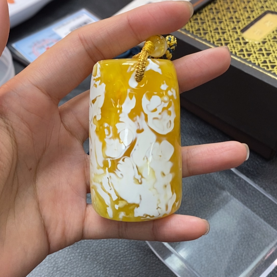 定制琥珀未镶嵌蜜蜡