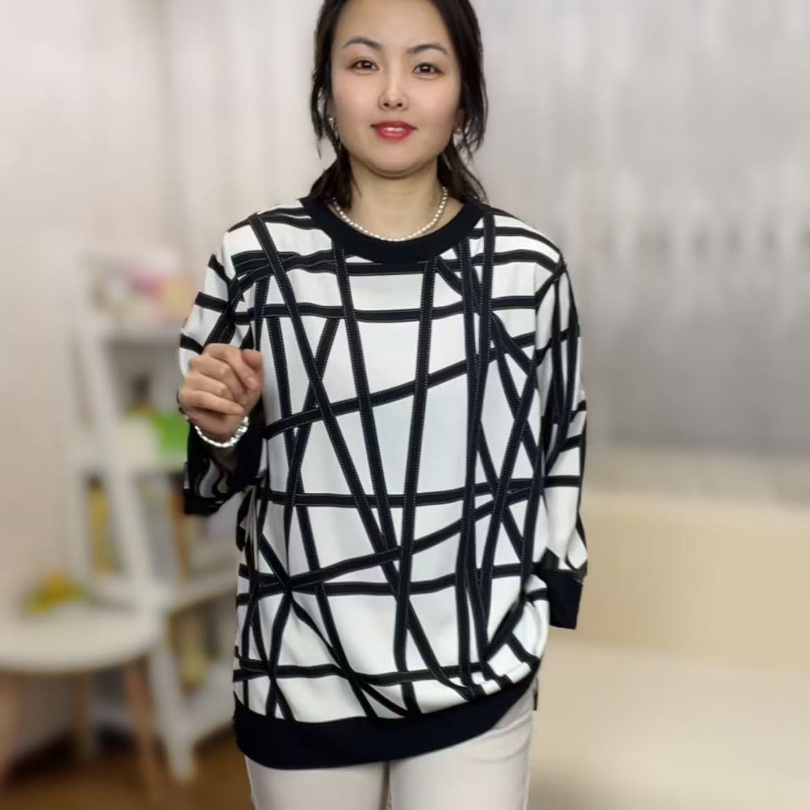 【香香优选】韩国艺术纹圆领长袖衫新款女士时尚洋气舒适高端大气