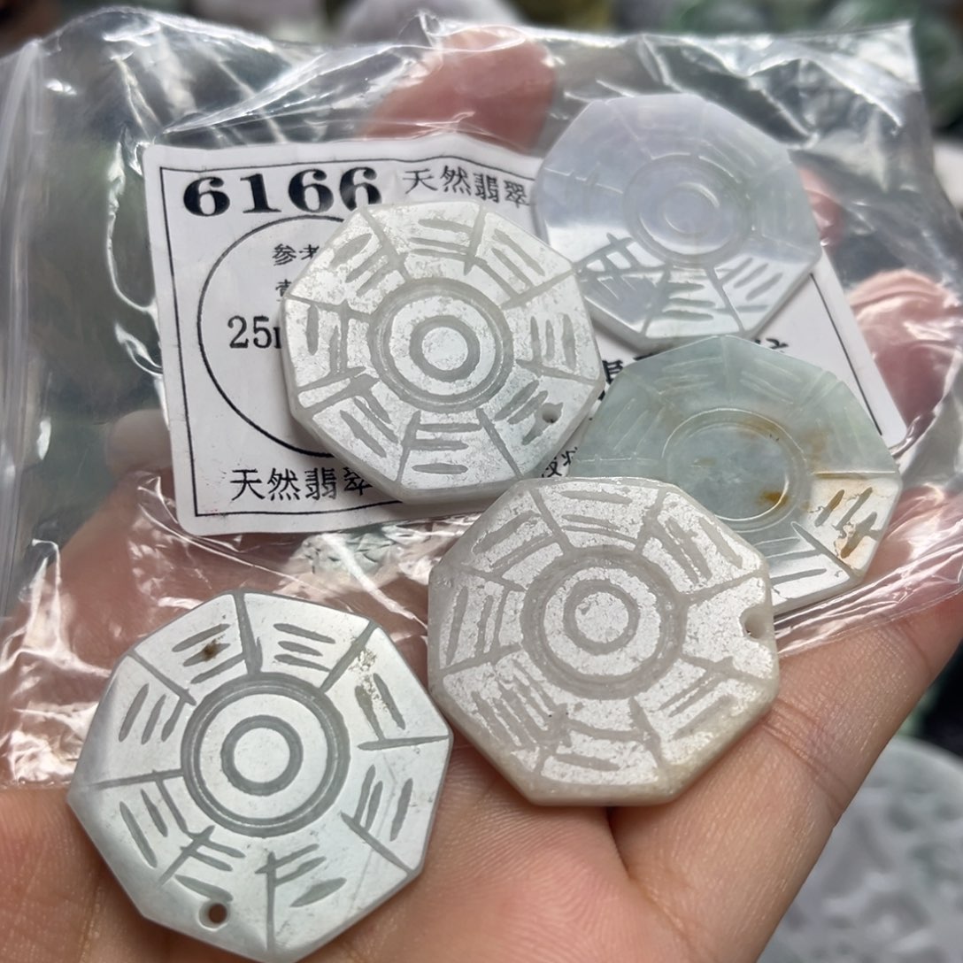 翡翠未镶嵌颈饰6166