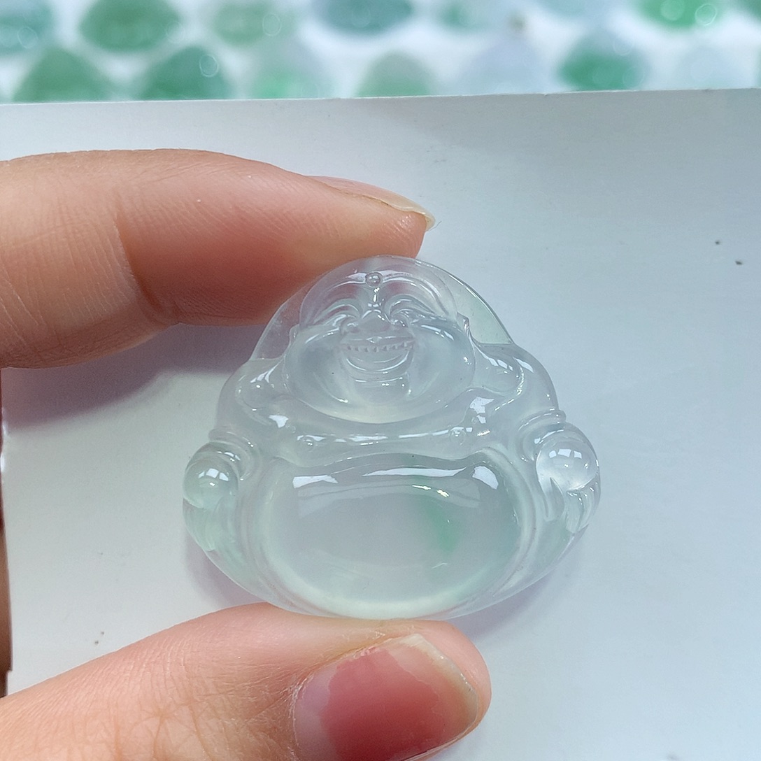 翡翠未镶嵌颈饰佛公