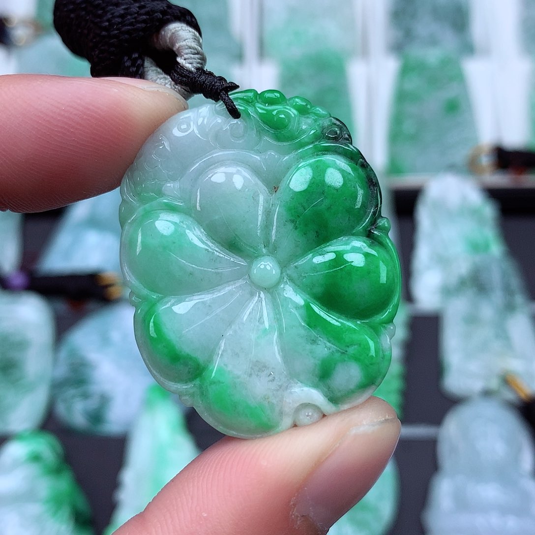 翡翠颈饰未镶嵌翡翠吊坠