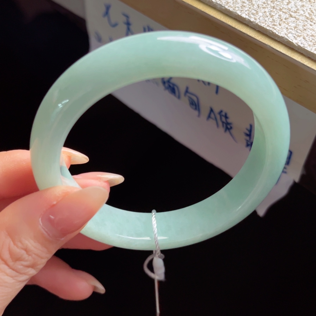 翡翠未镶嵌手镯手镯