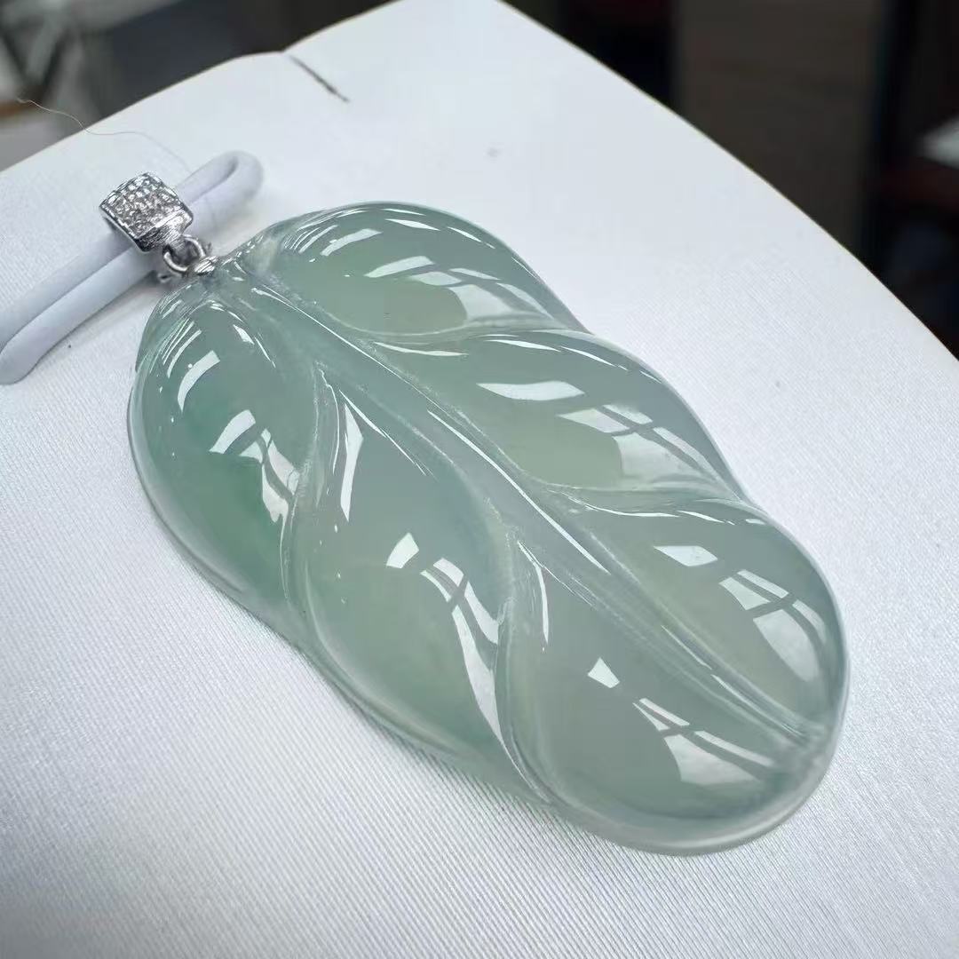 【杰缘珠宝】天然A货翡翠高冰晴叶子 多样性发一件