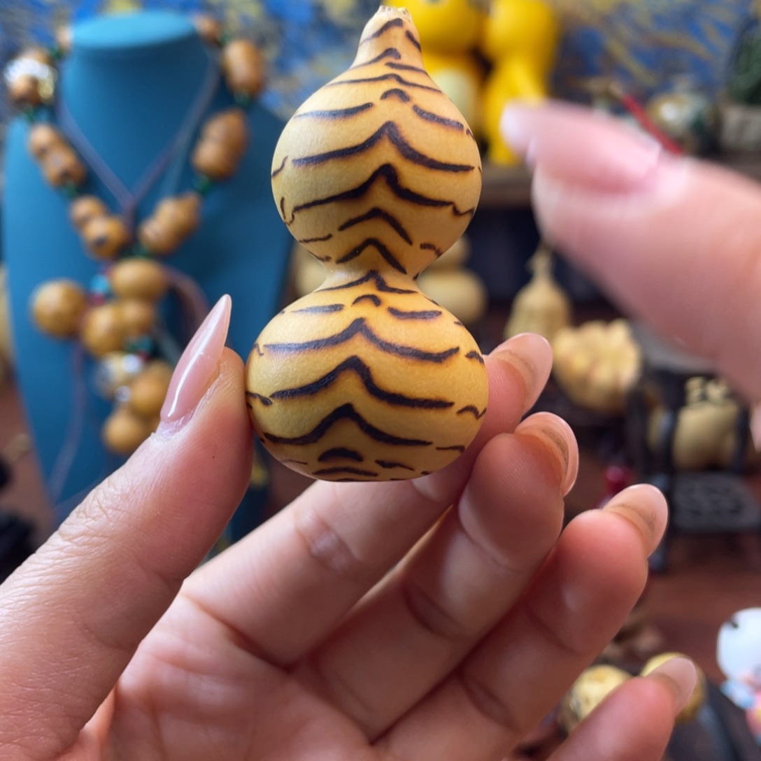 余****己葫芦葫芦葫芦苦苦葫芦哭了