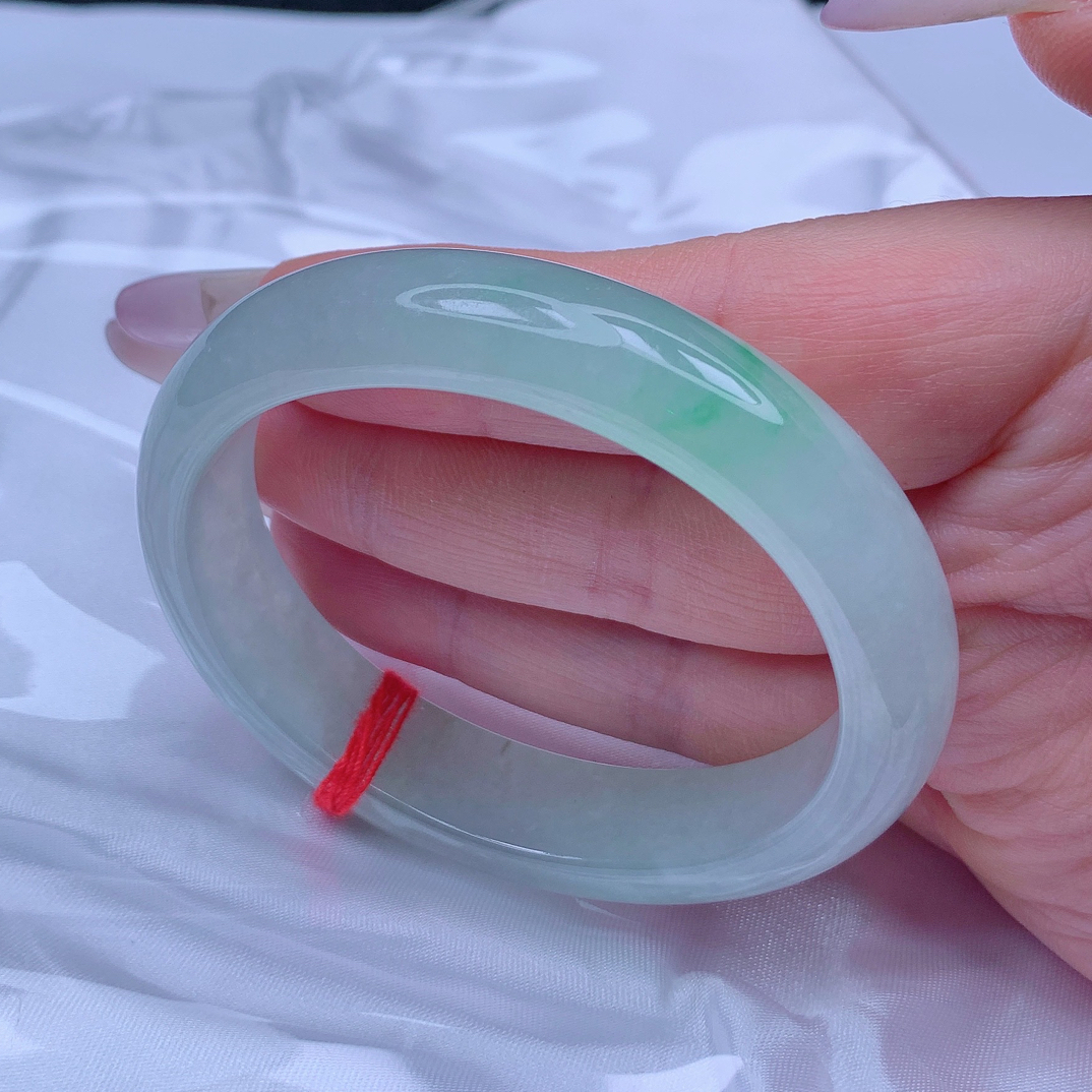 54.3贵妃厚庄版型正品缅甸天然A货翡翠糯冰种冰透飘阳绿显气质