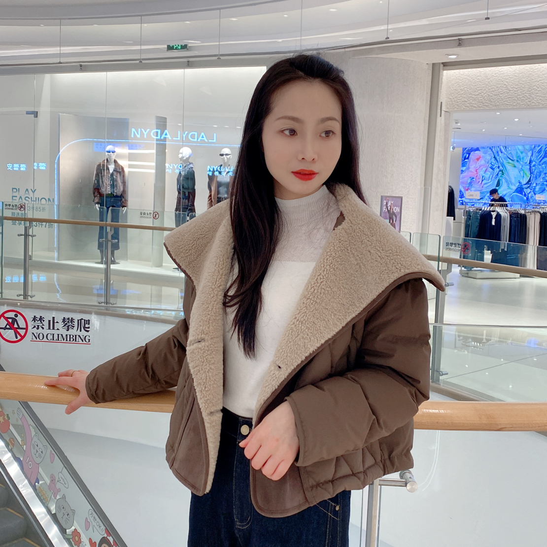 欧丝蒂雅文厚款女短款翻领休闲百搭海军领常规羽绒短外套0622