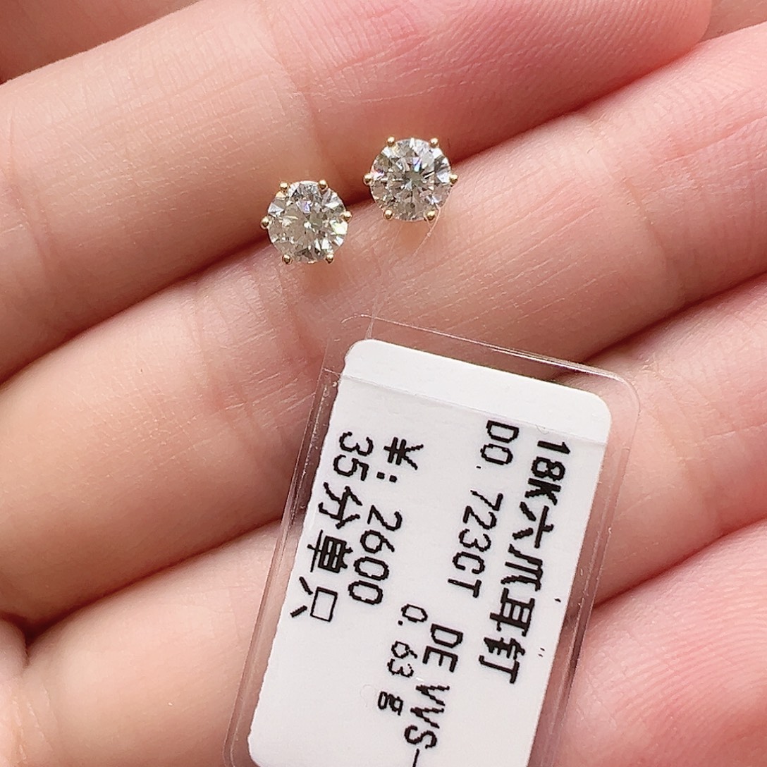 实验室培育钻石套链18K金镶嵌单颗35分，一对六爪耳钉k黄