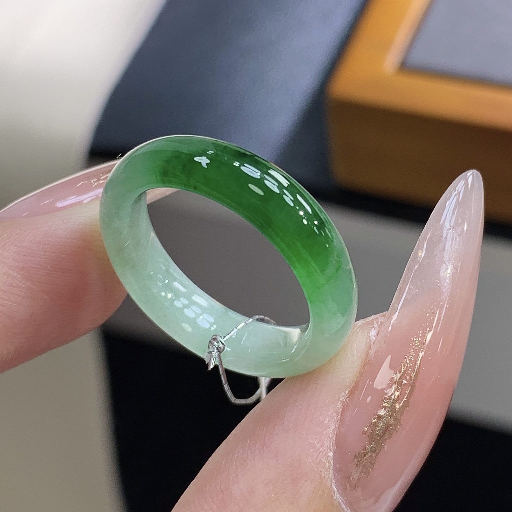 11圈口 缅甸天然翡翠 细条辣阳绿翡翠戒圈尺寸16.1-4.9-3.2mm