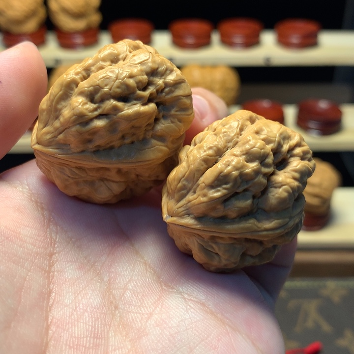 天***空文玩核桃把件38箭毒蛙