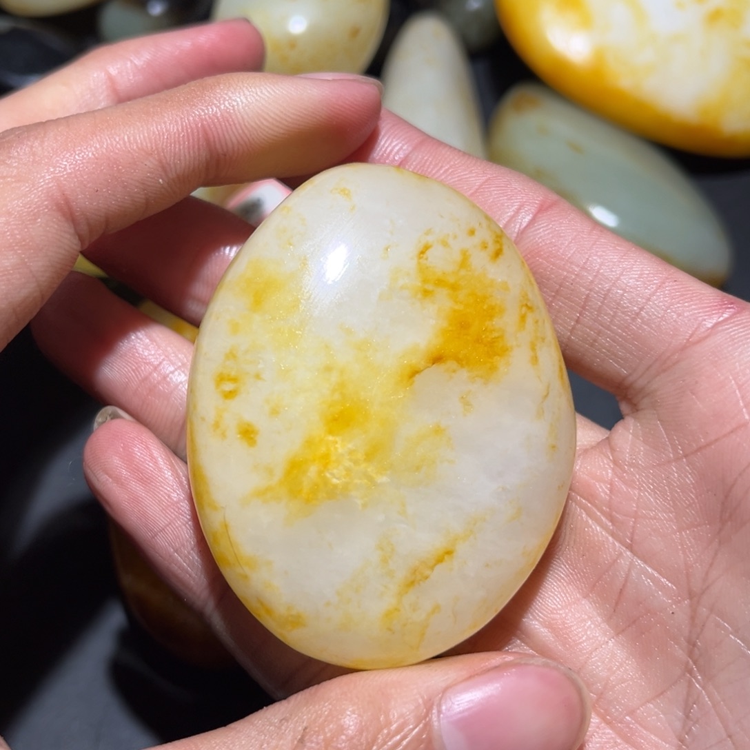 和田玉未镶嵌珠宝奇石