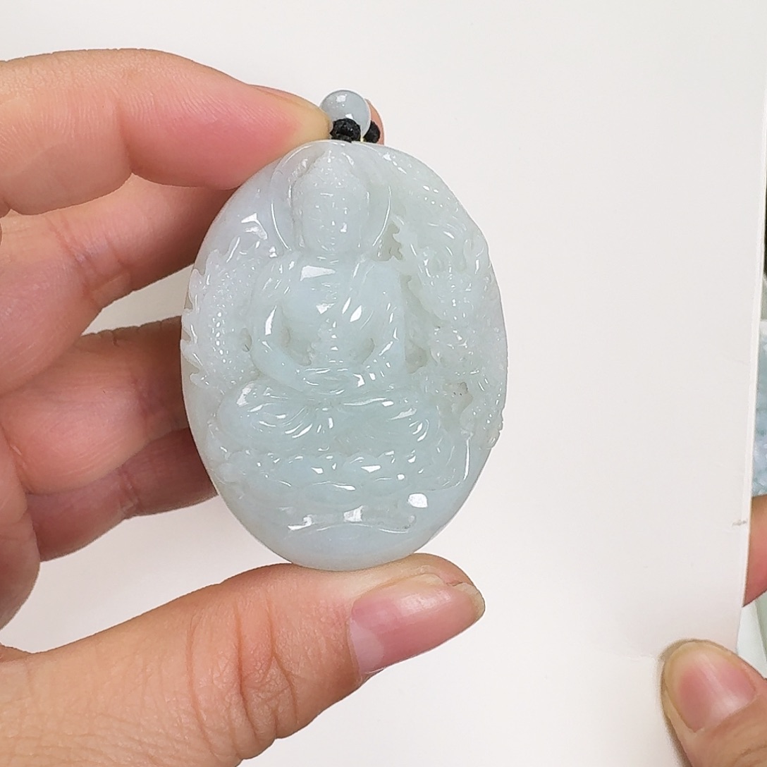 翡翠颈饰未镶嵌大日如来