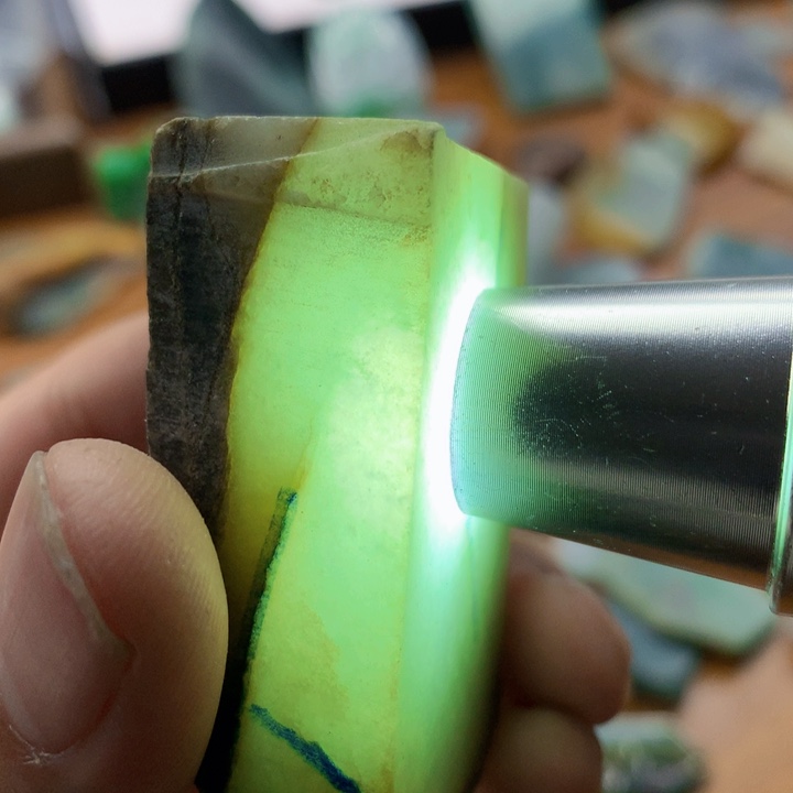 颈饰未镶嵌翡翠材料