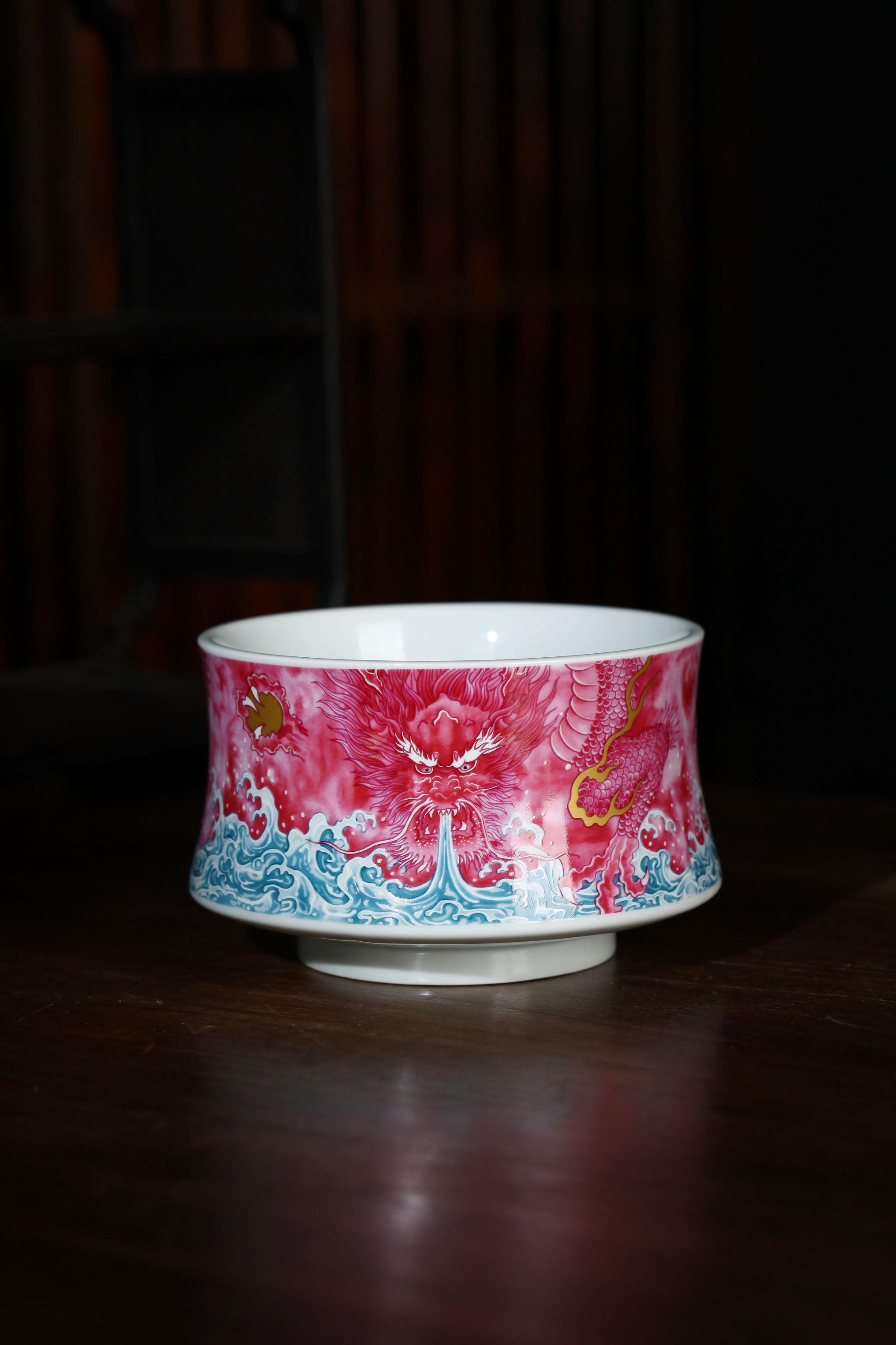 景德镇粉彩胭脂红龙吸水建水水洗茶缸