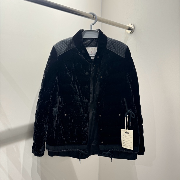 99新 MONCLER 蒙口ag152/黑丝绒拼接羽绒服 棉 0码