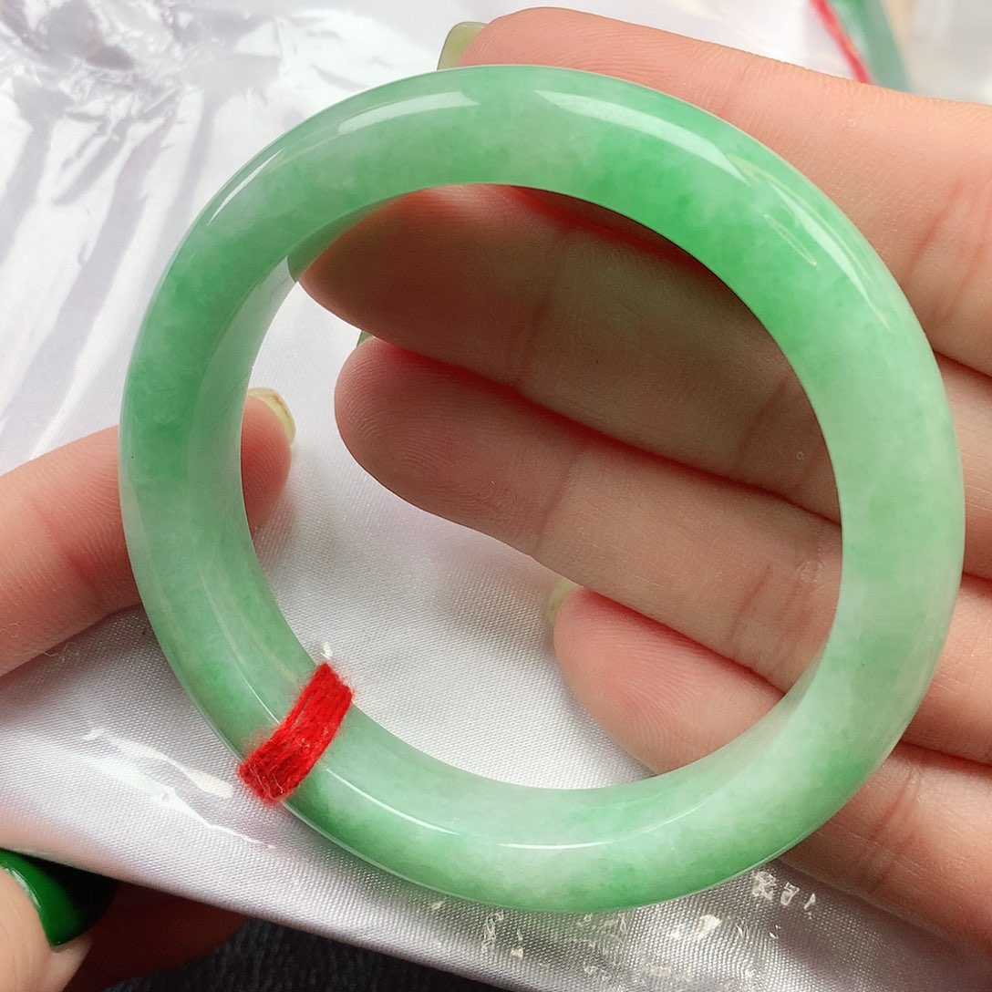 翡翠未镶嵌手镯正圈882427