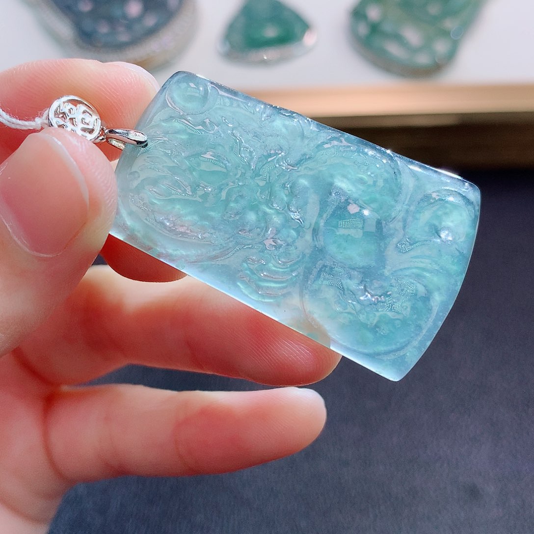 翡翠颈饰未镶嵌翡翠