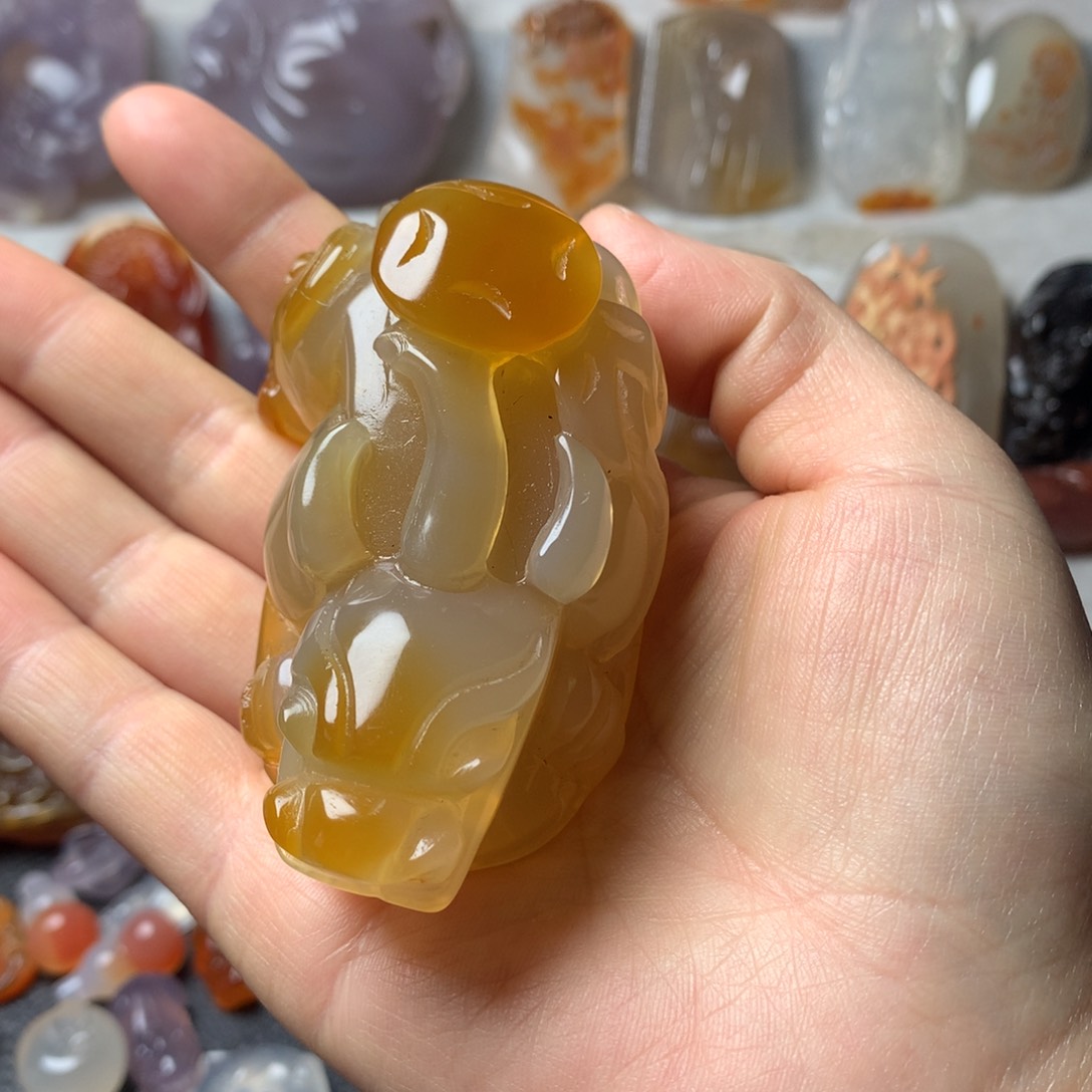 玛瑙/玉髓珠宝奇石未镶嵌榴****?