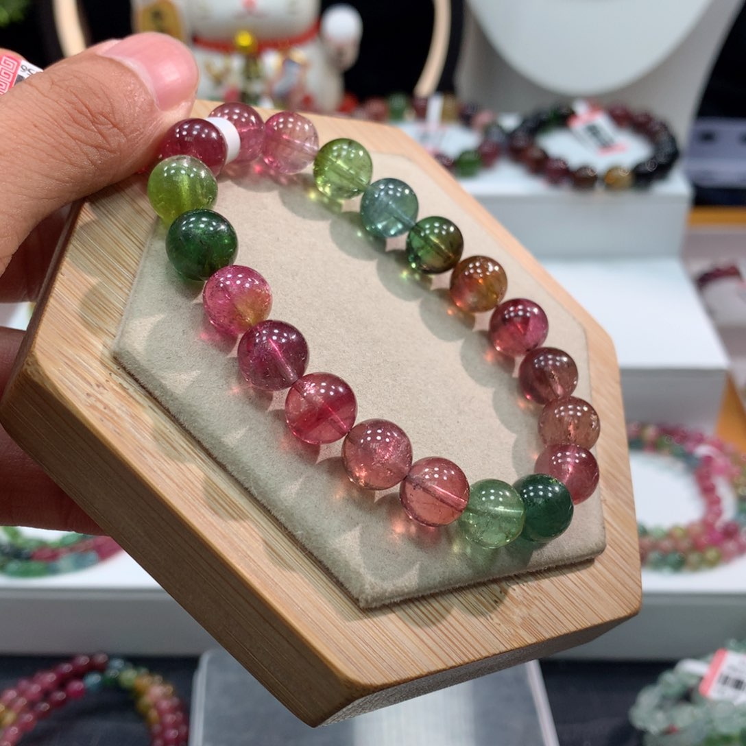 碧玺手链未镶嵌    9.7mm。   