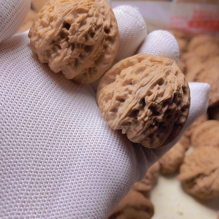 桃核吊坠白狮子狮子头