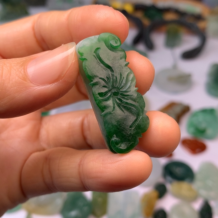 定制翡翠未镶嵌翡翠