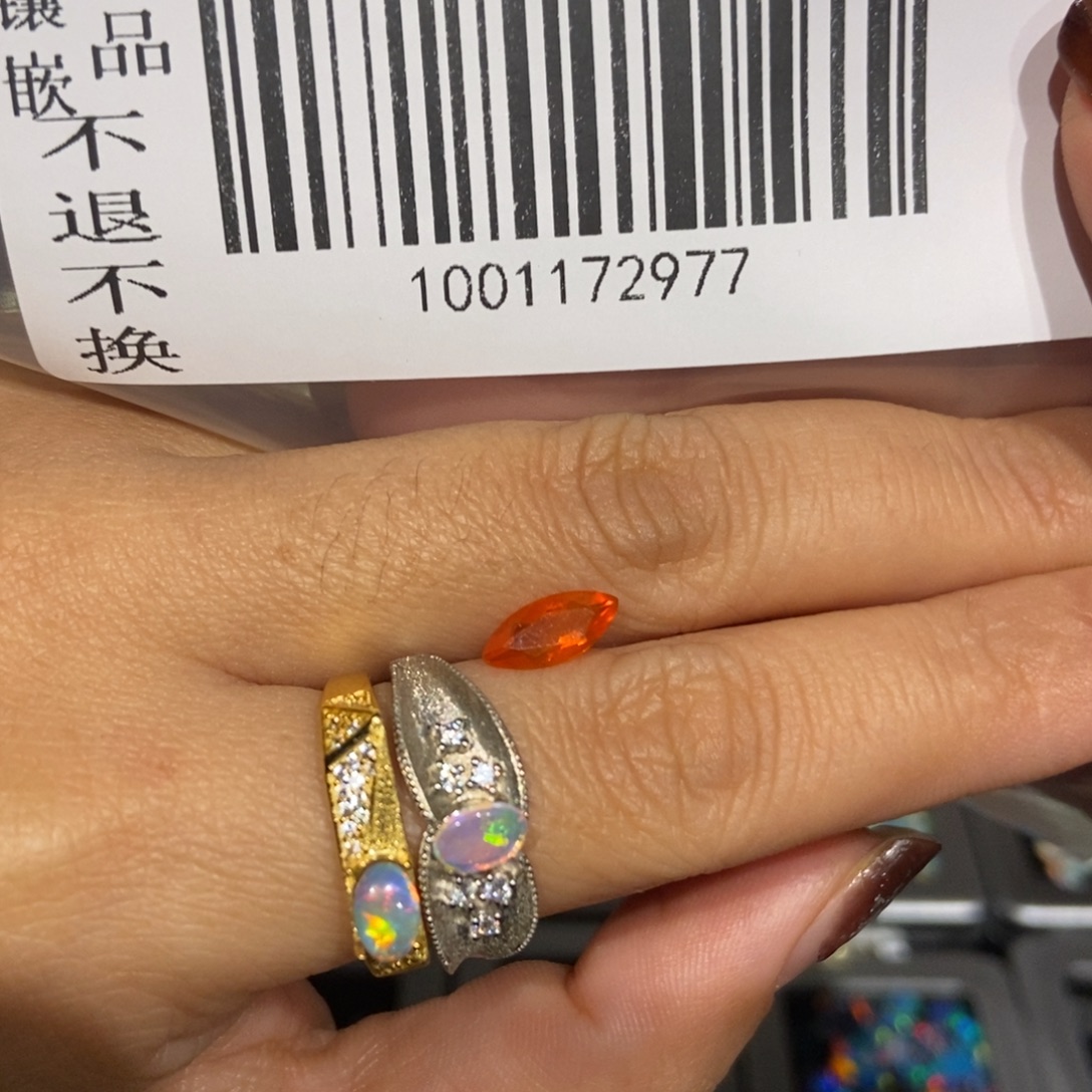 咕***游欧泊未镶嵌不退换