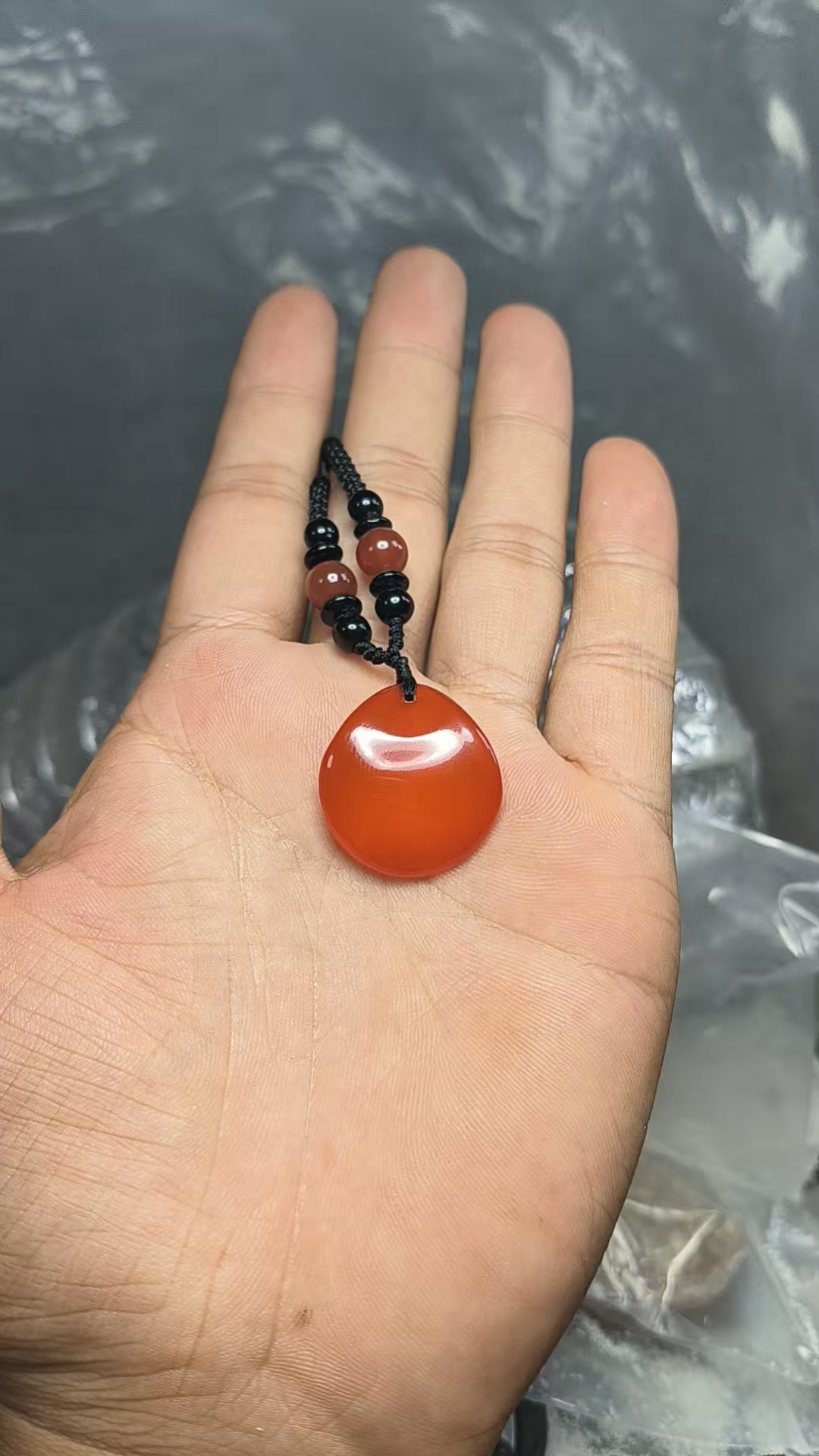天然青鱼石精心打磨