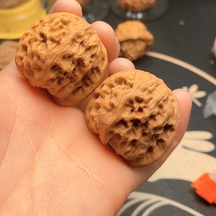 文玩核桃吊坠野狼狮子头