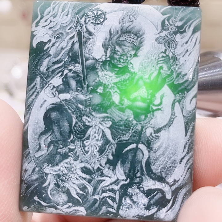 翡翠未镶嵌颈饰天然的缅甸翡翠A货