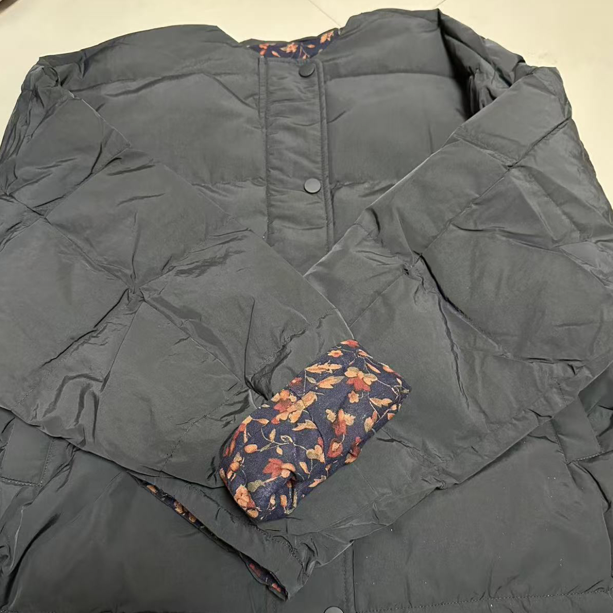 山茶｜羽绒服黑色长袖保暖冬季休闲女士短款秋冬加厚冬款