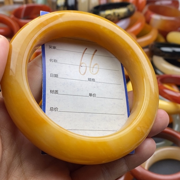 未镶嵌手镯石英质玉