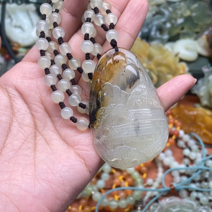 蛇纹石玉吊坠合金