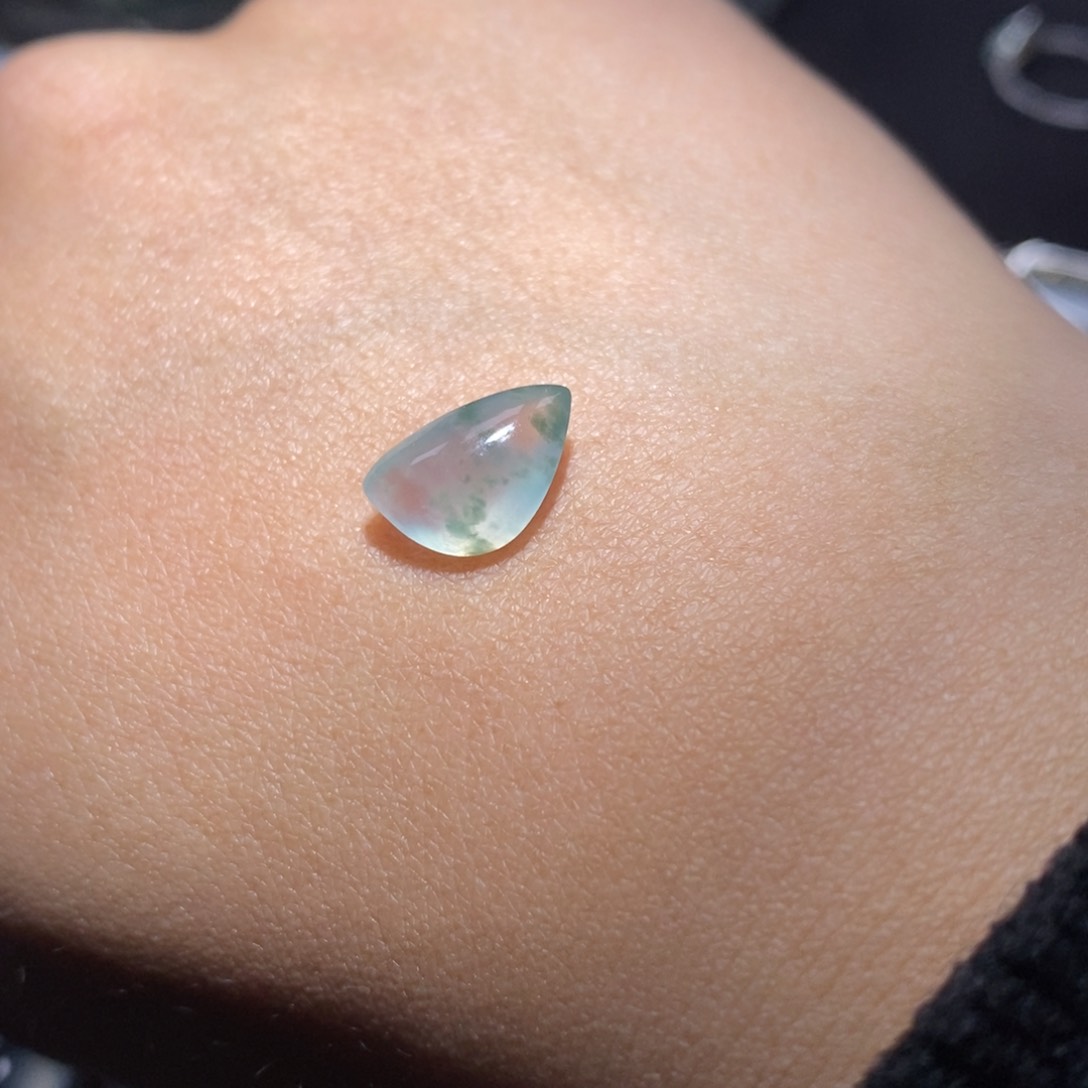 翡翠颈饰未镶嵌小滴溜