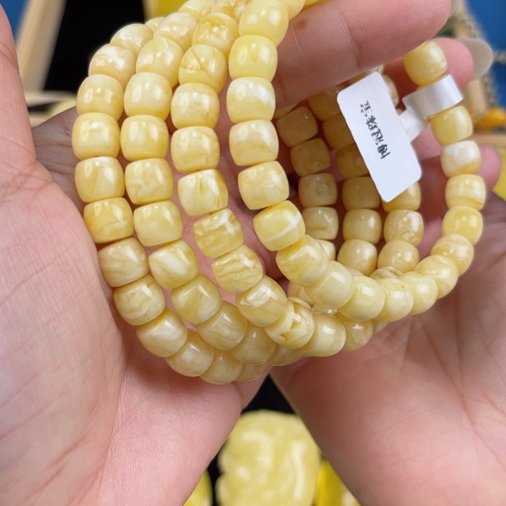 琥珀珠宝奇石未镶嵌琥珀，多样性发其一