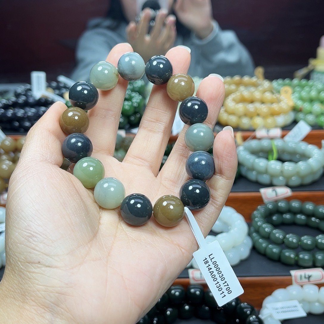 和田玉未镶嵌手链