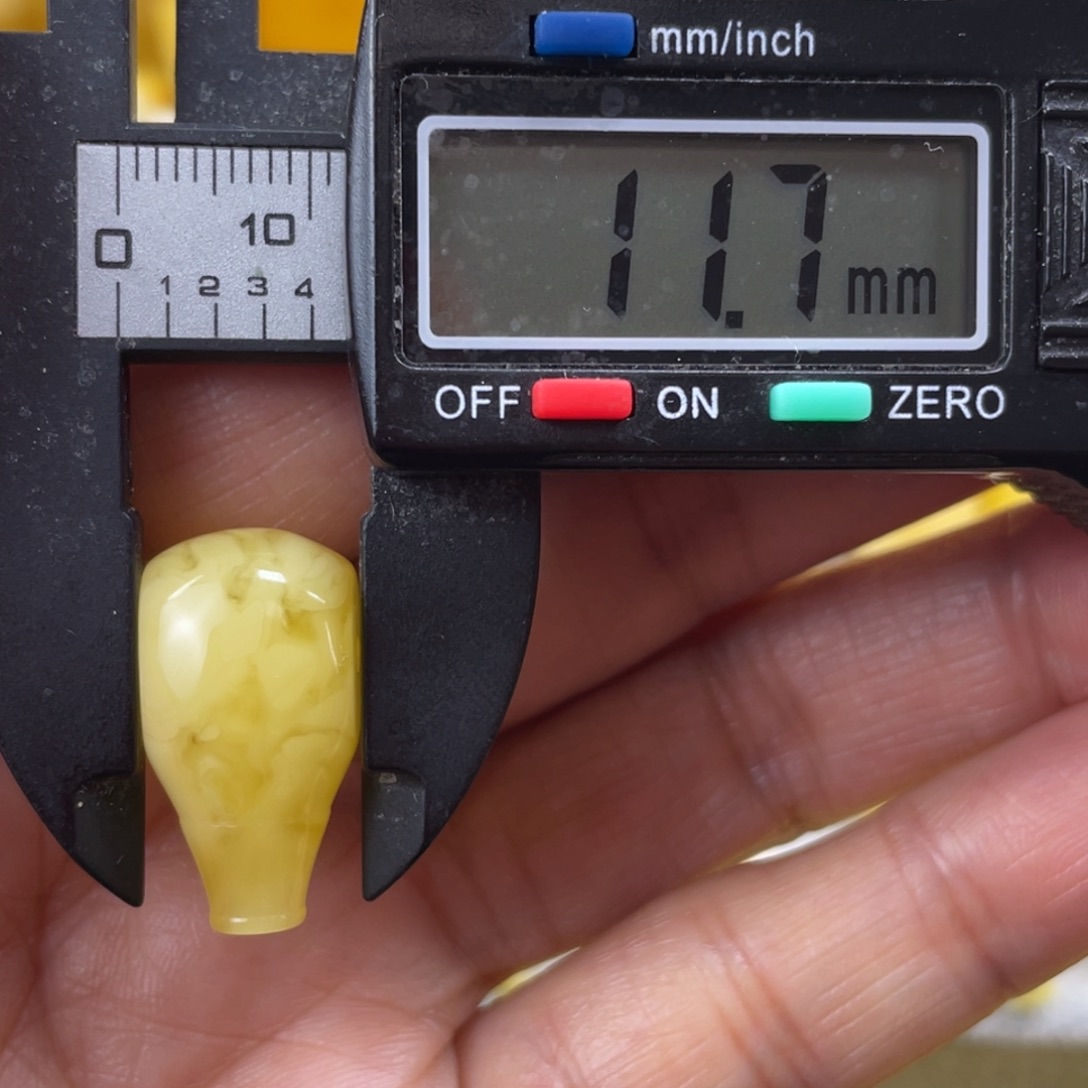 蜜蜡未镶嵌裸石37杂