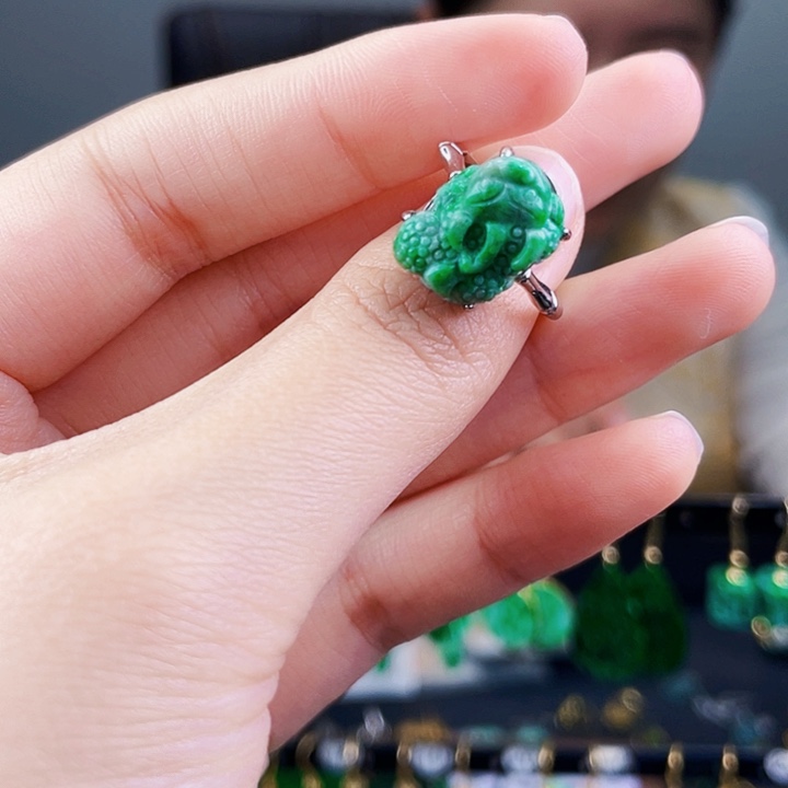 翡翠戒指银S925镶嵌饰品