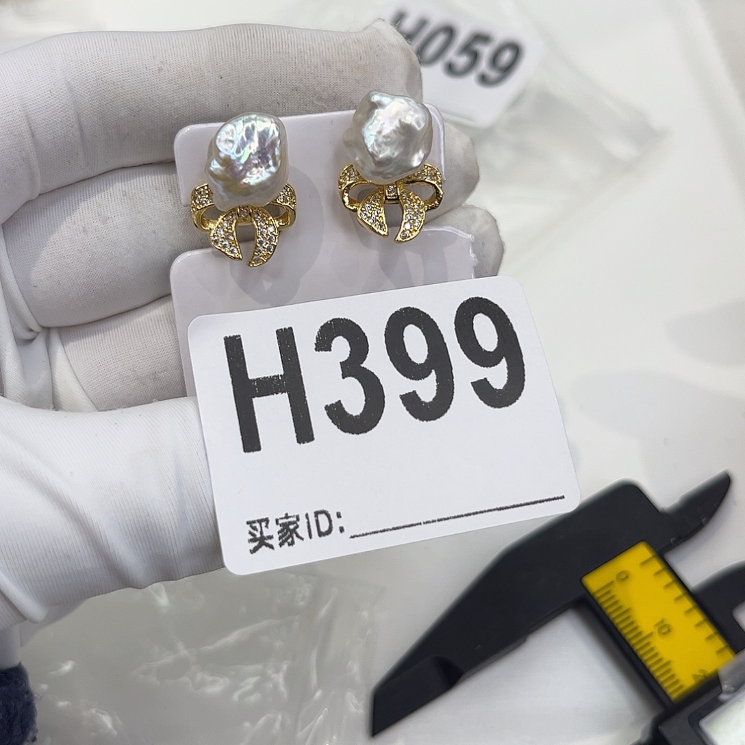 合金耳饰淡水珍珠