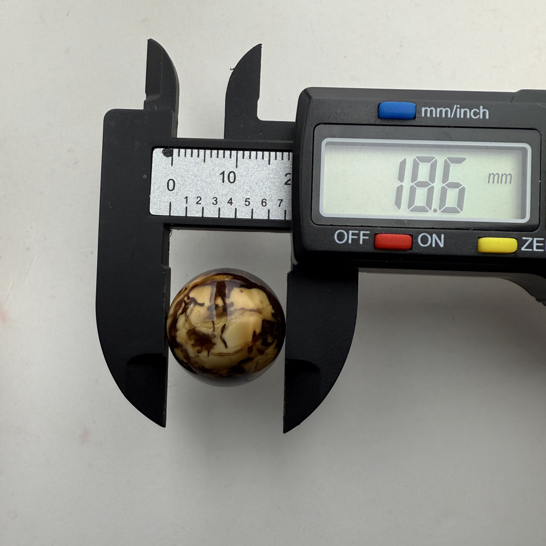 琥珀蜜蜡 沁色蜜蜡 单珠尺寸18.6