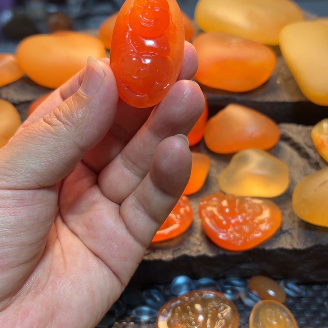 随***缘石英岩玉未镶嵌挂件