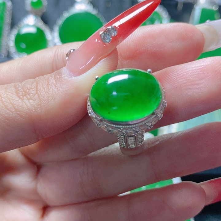 翡翠颈饰未镶嵌16215209。