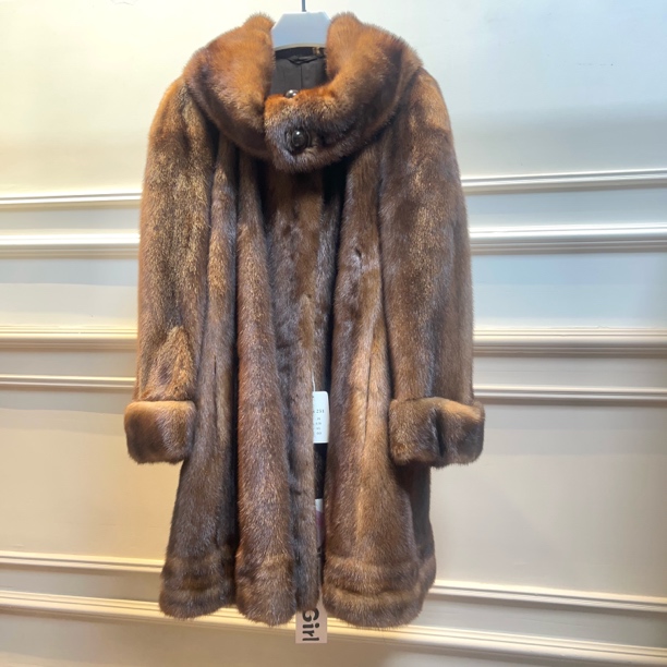 【Z251】大娃娃领裙摆可爱复古棕洋气减龄女款