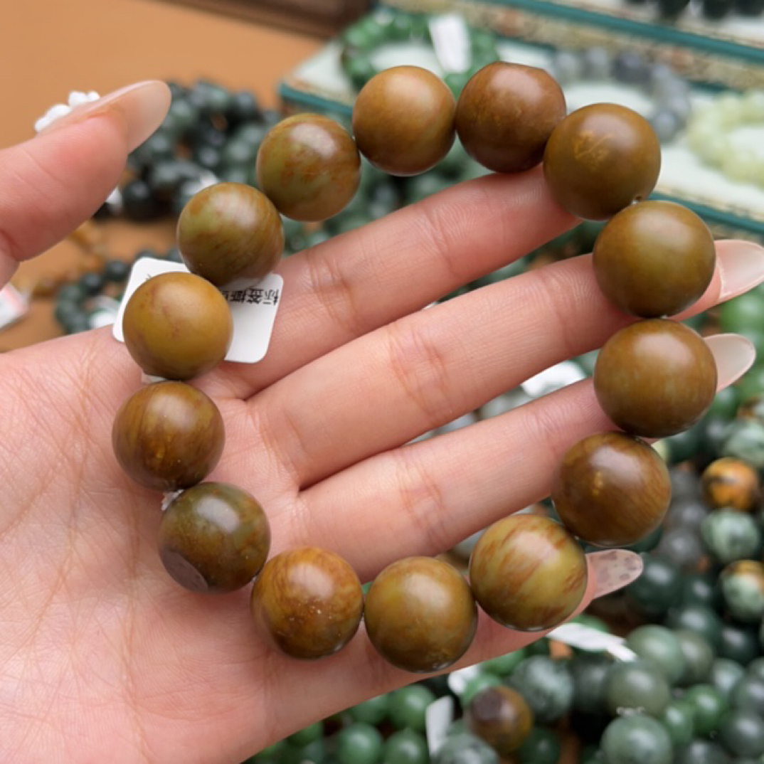 和田玉手串1213d拍一发一