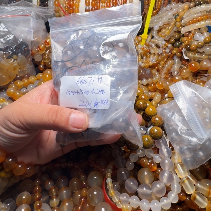 玛瑙/玉髓颈饰合金?**葵