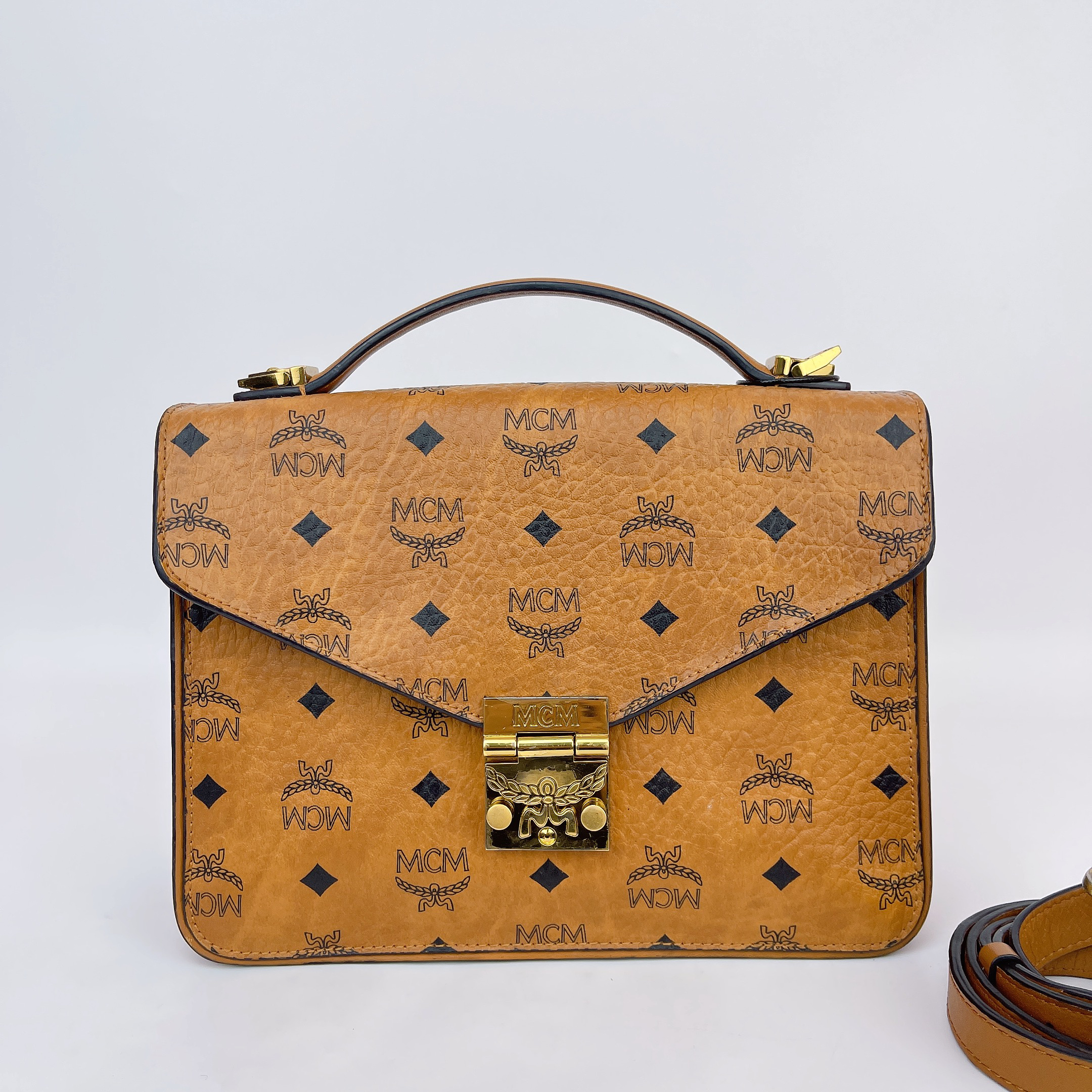 95新 MCM MCM 干邑色老花单肩包底长24 N985