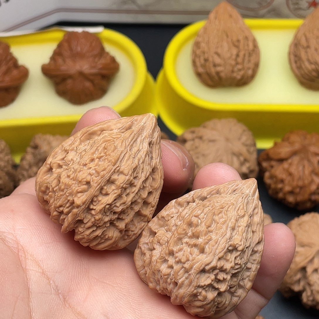 文玩核桃把件塔尖34