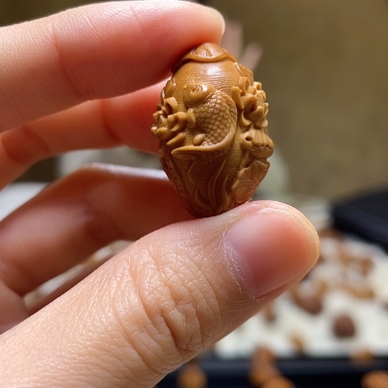 橄榄核手串/手链荷花鱼