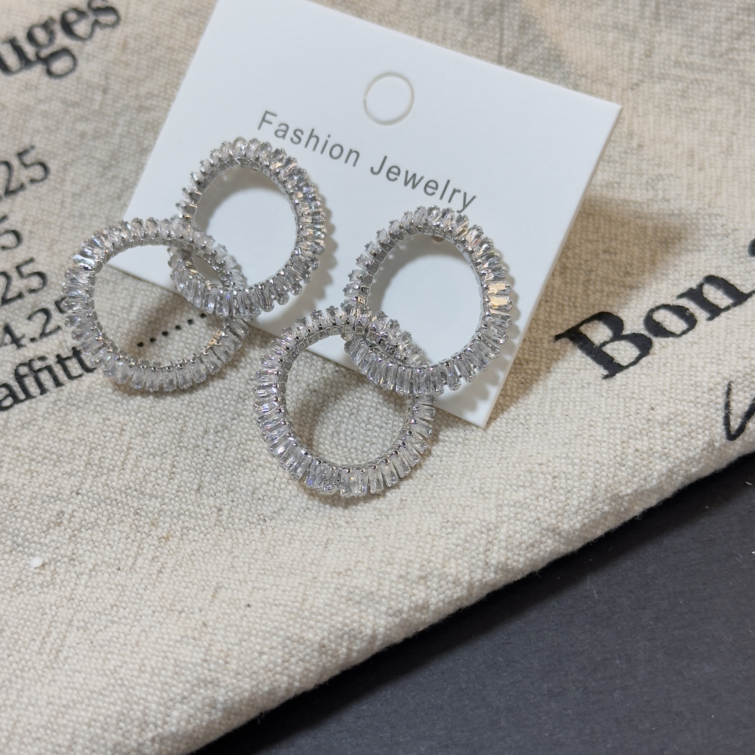 铜合金合成锆石耳饰 气质轻奢时尚百搭欧美简约个性耳环QC3421