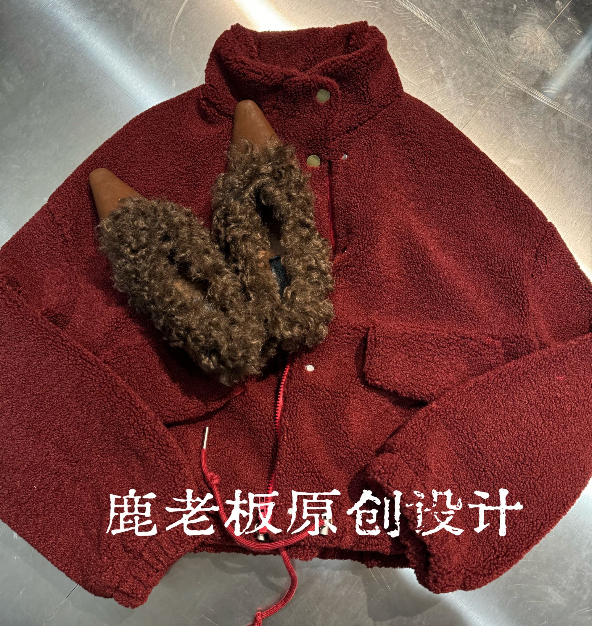 「鹿哥原创」2025冬季复古颗粒感外套新年圣诞红色立领上衣女