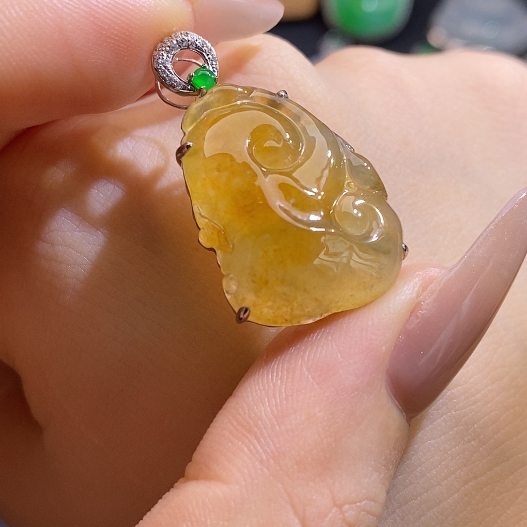 颈饰未镶嵌翡翠如意
